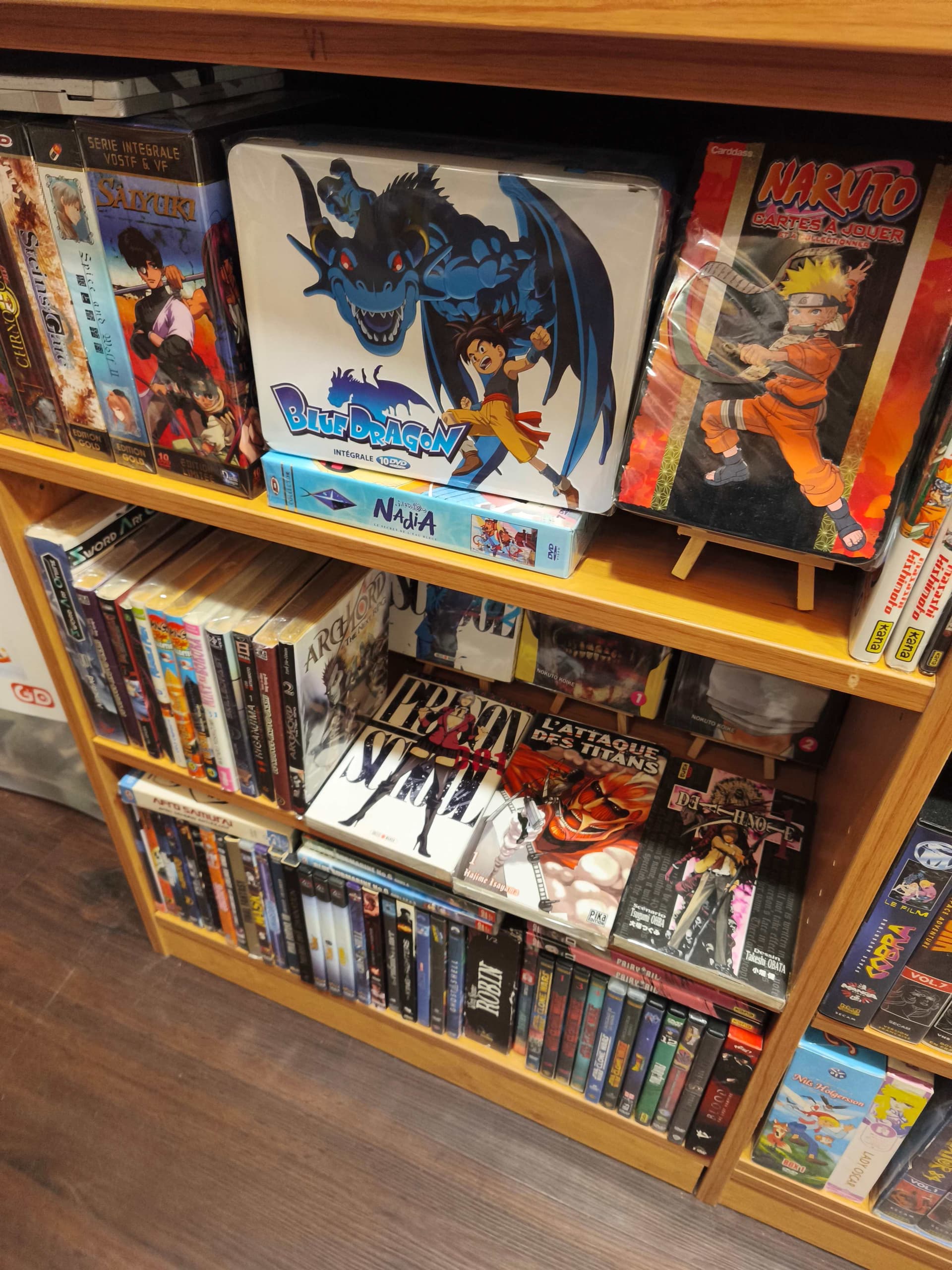 Rayon DVD anime avec Blue Dragon, Naruto, Death Note et L'Attaque des Titans