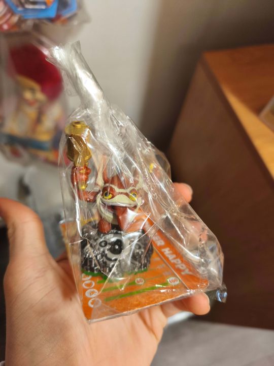Figurine Skylanders avec carte - collection enfant