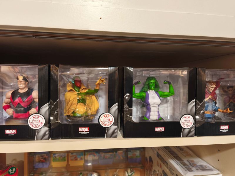 Bustes Marvel New Collection : Vision, She-Hulk, Doctor Strange chez Game & Disc